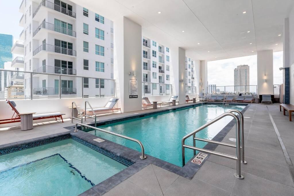 Amazing 2 Bedroom 30Th Floor Downtown Free Parking Miami Exterior foto